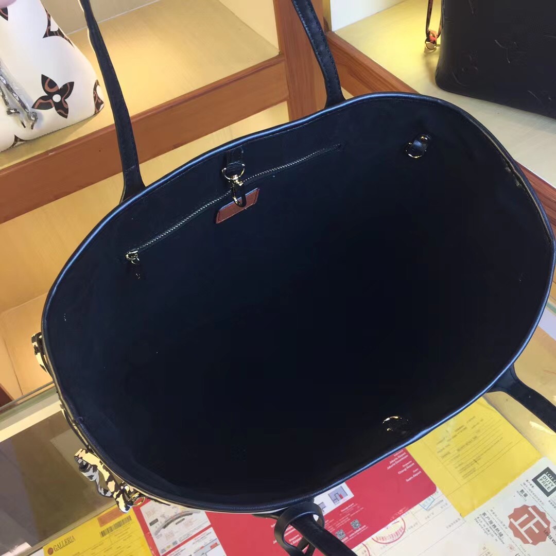 Replica Louis Vuitton Neverfull Mm Tote Black/White - Image 5