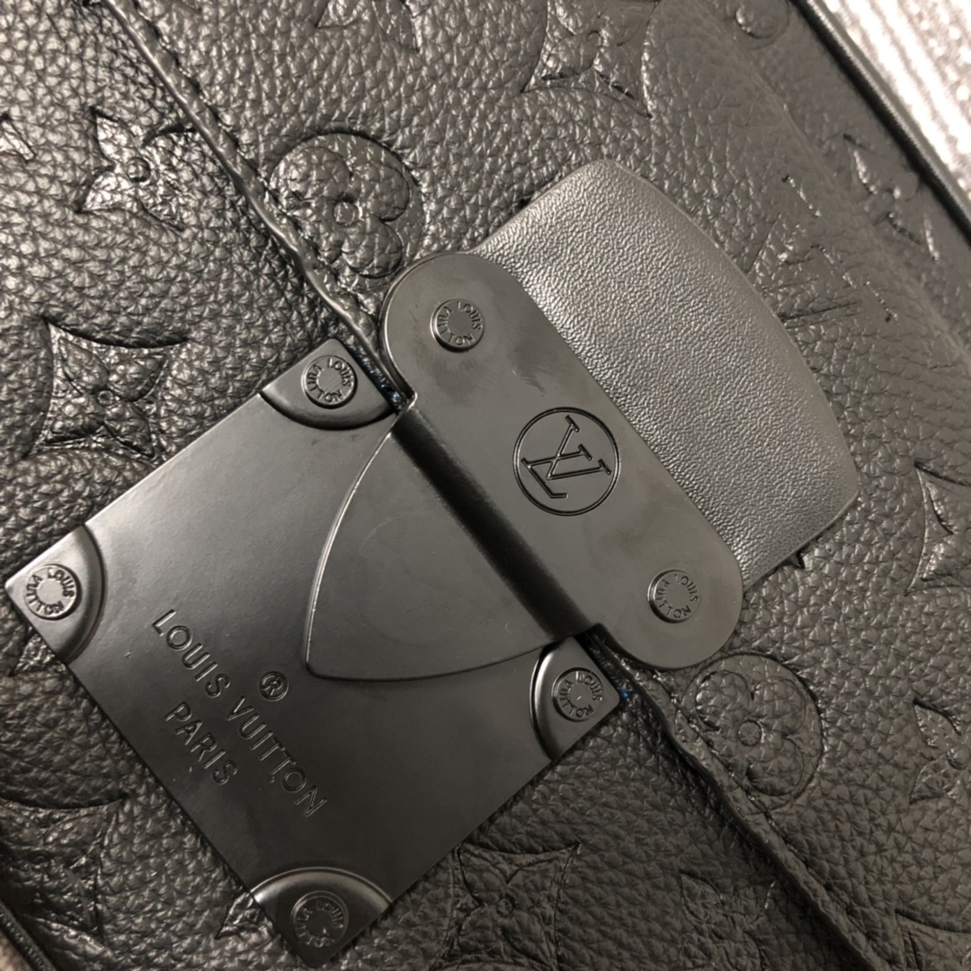 Replica Louis Vuitton S Lock Messenger M45863 - Image 18