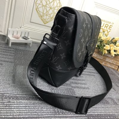 Alternative view of Replica Louis Vuitton Saumur Messenger M45911