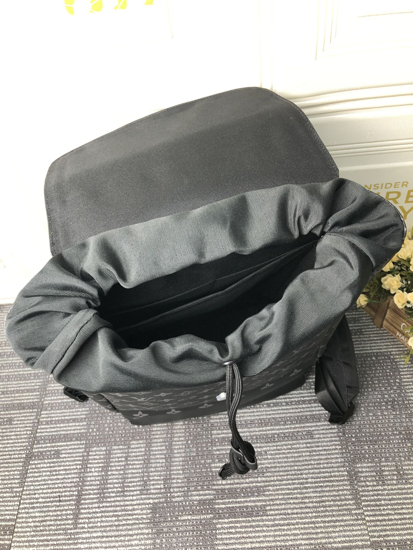Replica Louis Vuitton Saumur Backpack M45913 - Image 6