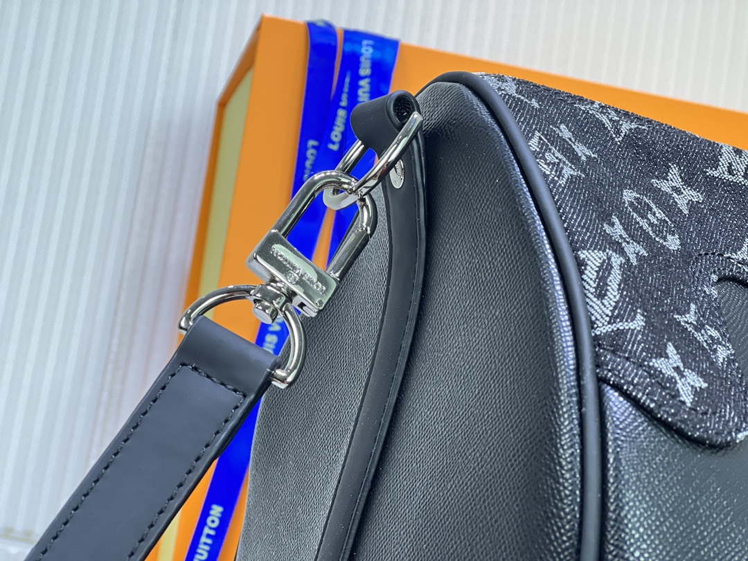 Replica Louis Vuitton Keepall Bandouliere 50 M45975 Black - Image 5