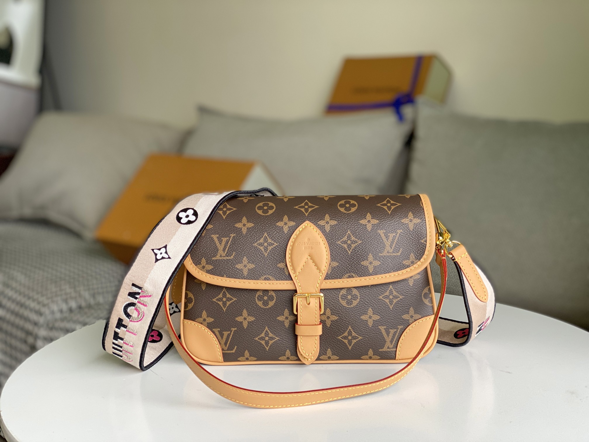 Replica Louis Vuitton Diane M45985