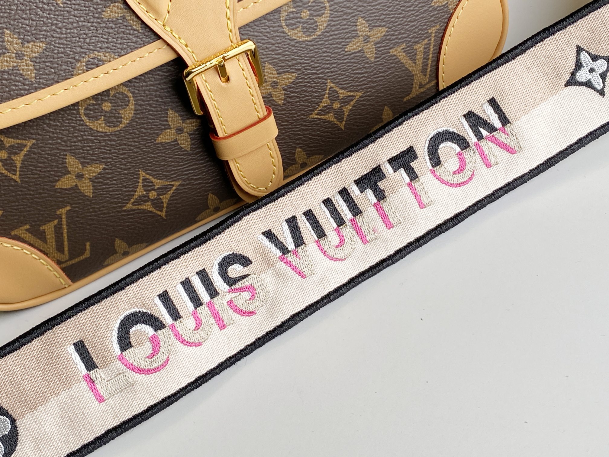 Replica Louis Vuitton Diane M45985 - Image 7