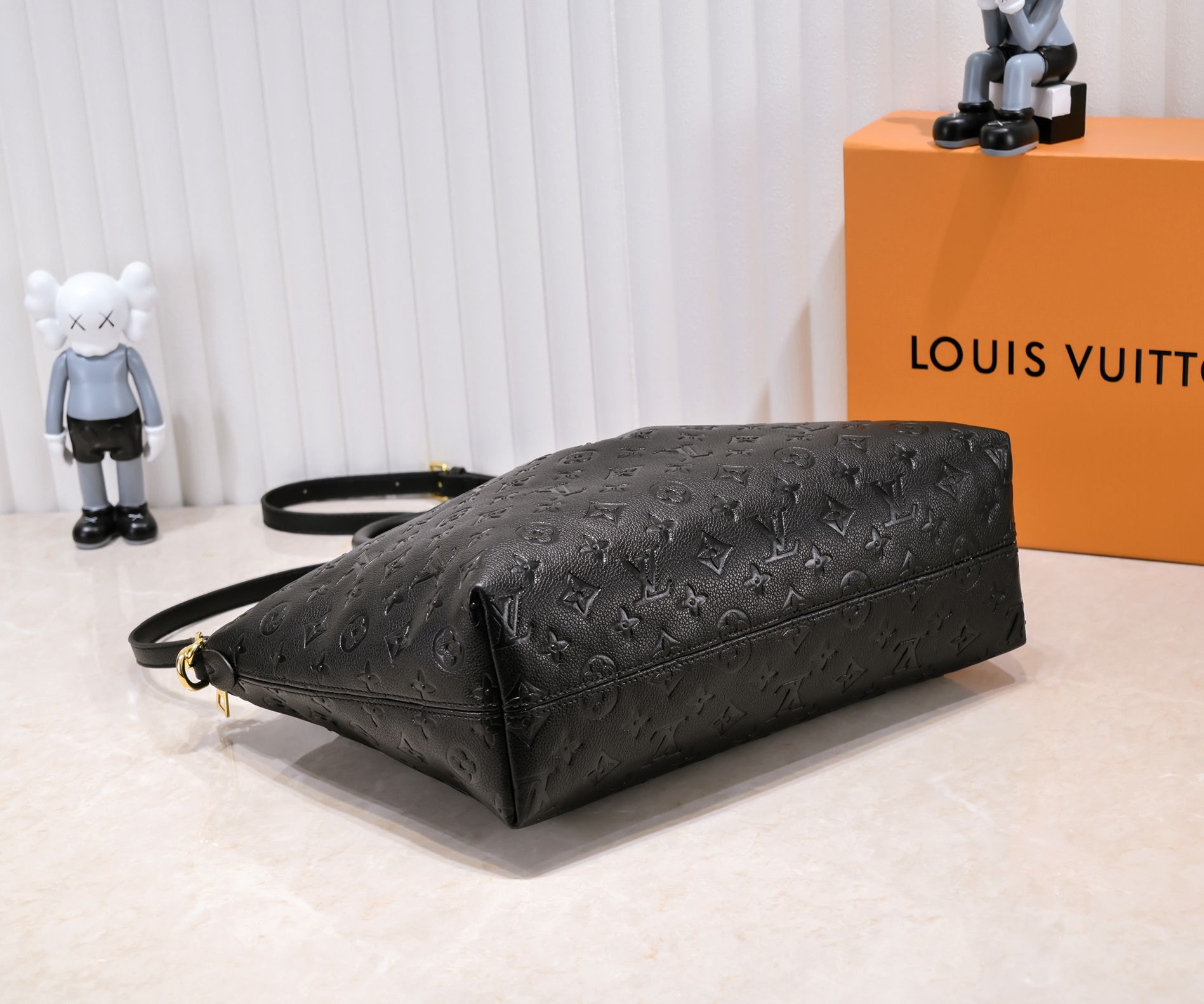 Replica Louis Vuitton Embossed Boetie Mm/Pm - Image 3