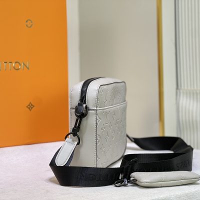 Alternative view of Replica Louis Vuitton Duo Messenger