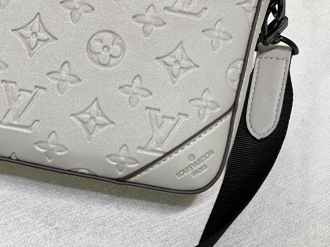 Replica Louis Vuitton Duo Messenger - Image 3