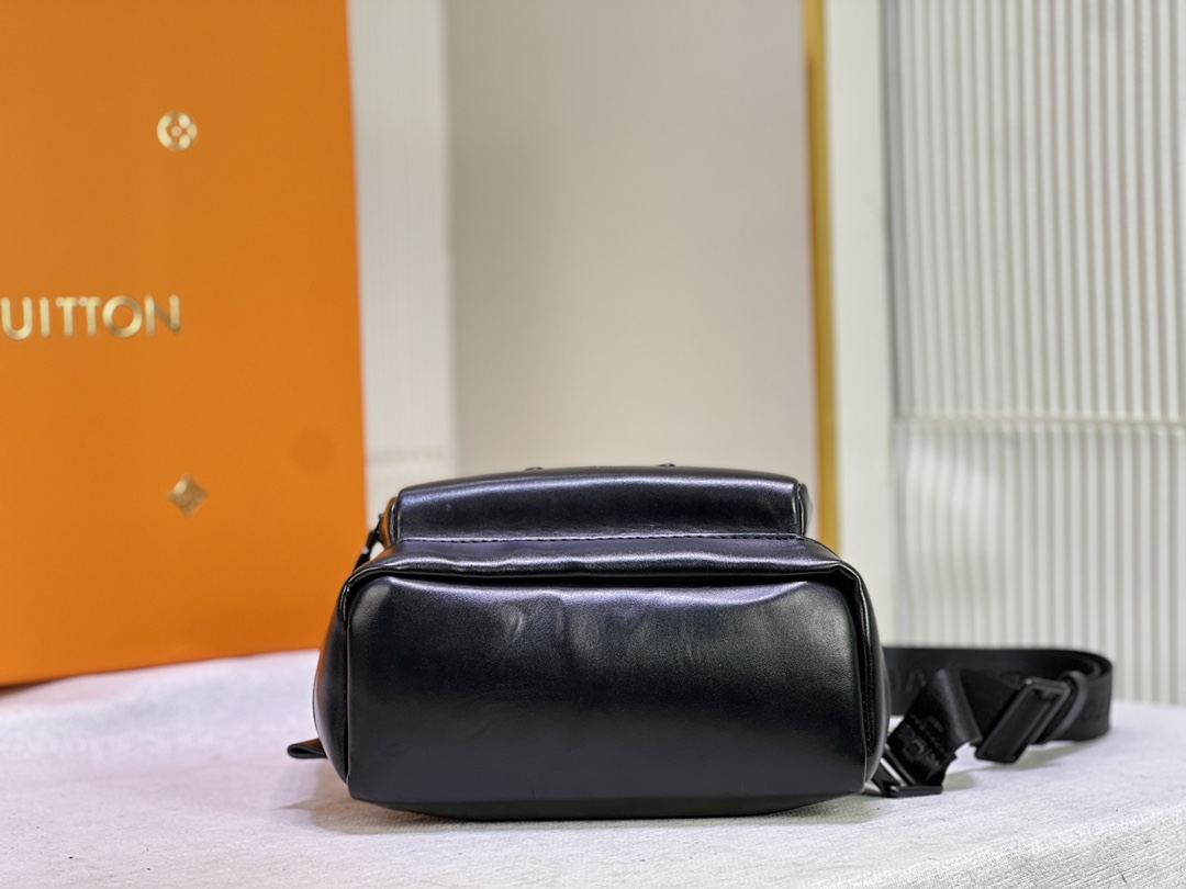 Replica Louis Vuitton Monogram Shadow Racer Slingbag M46107 - Image 5
