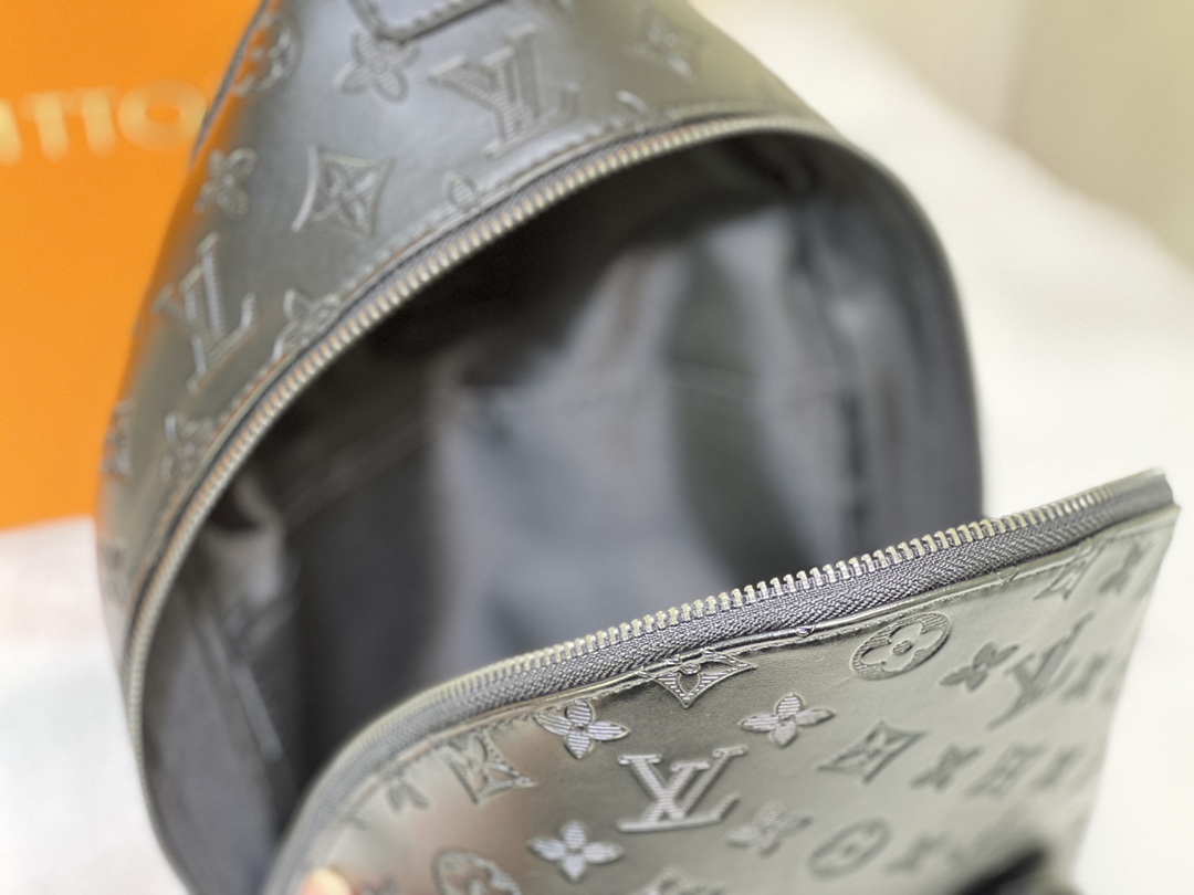 Replica Louis Vuitton Monogram Shadow Racer Slingbag M46107 - Image 6