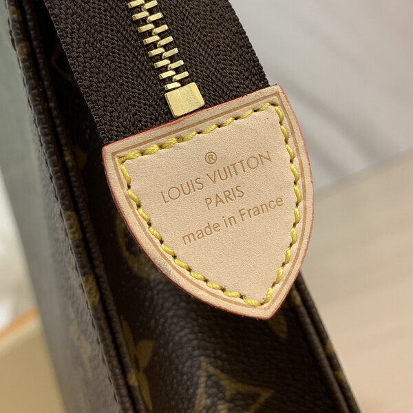 Replica Louis Vuitton Toiletry Pouch 26 M47542 - Image 5