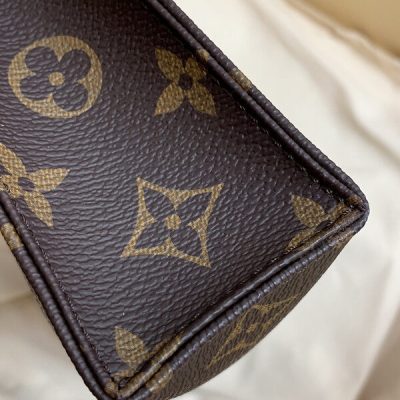 Alternative view of Replica Louis Vuitton Toiletry Pouch 19 M47544