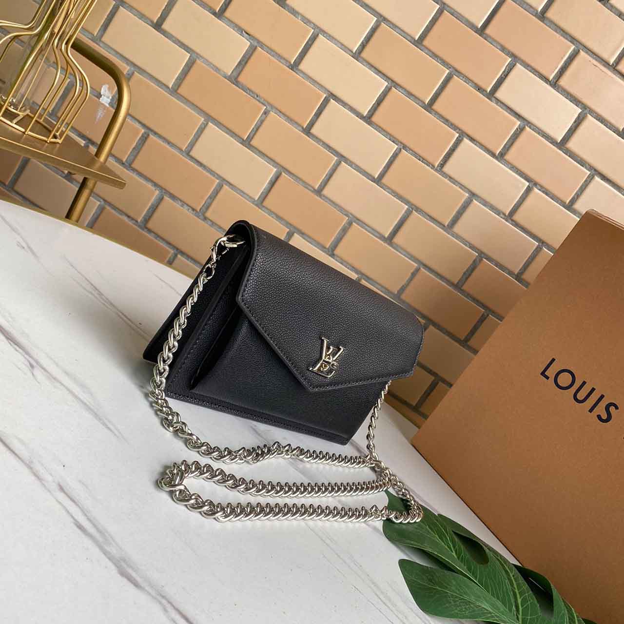 Replica Louis Vuitton Mylockme Chain Bag M55902 Black - Image 9