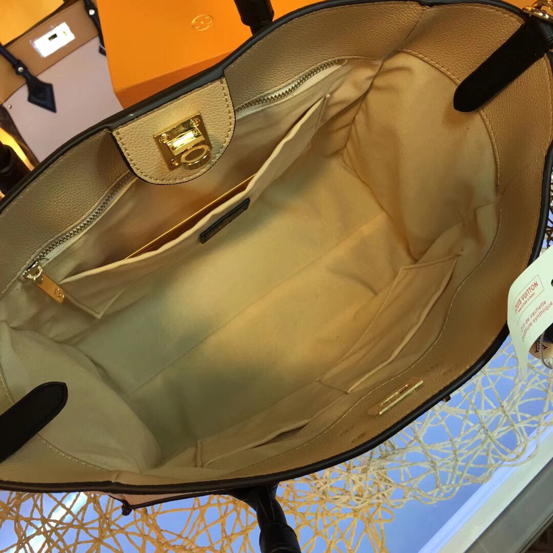 Replica Louis Vuitton On My Side M53823 - Image 7