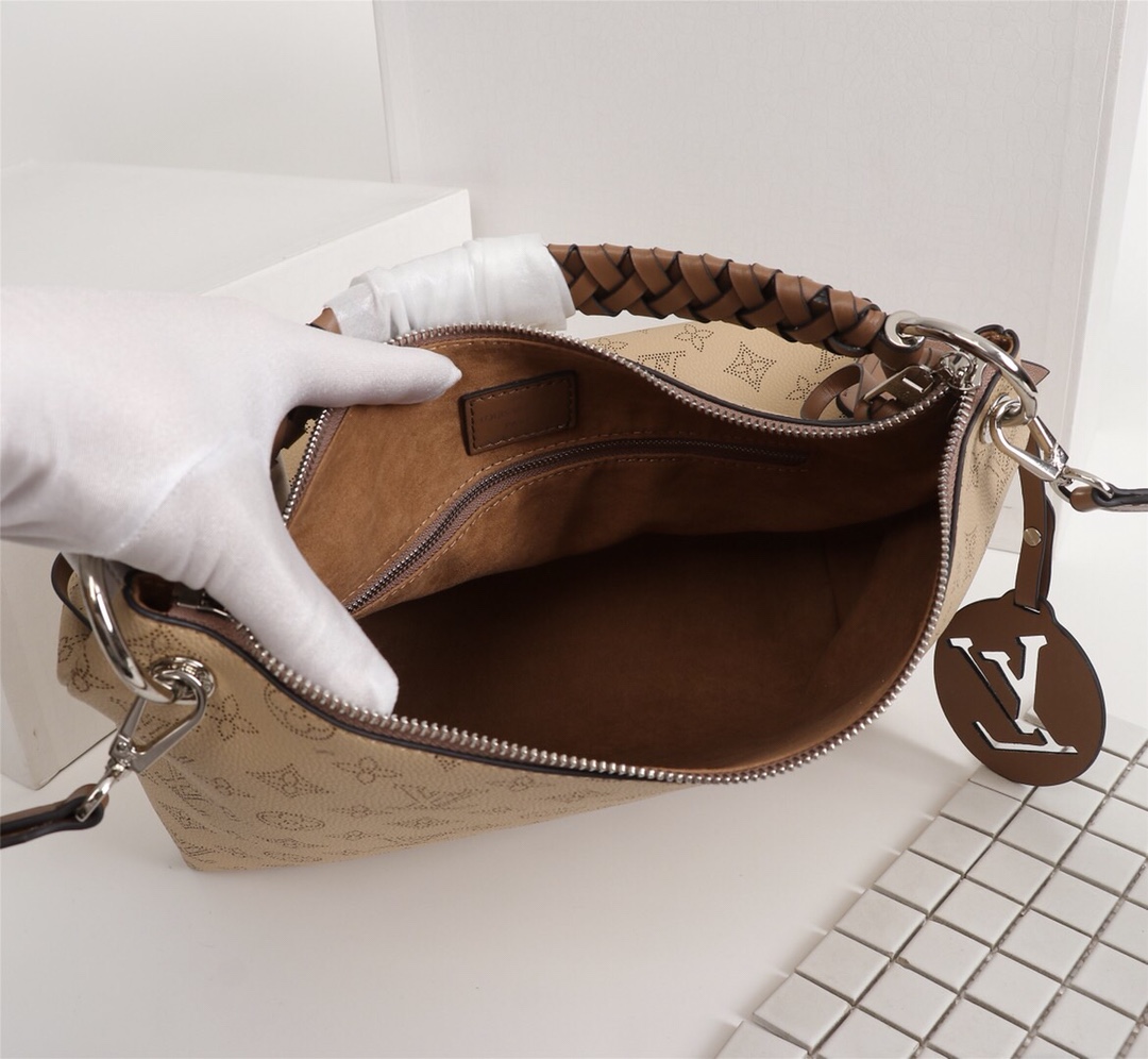 Replica Louis Vuitton Beaubourg Hobo Mm Bag 3 Colors - Image 16