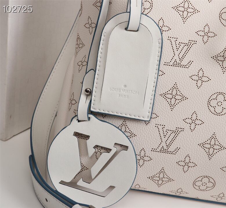 Replica Louis Vuitton Beaubourg Hobo Mm Bag 3 Colors - Image 8