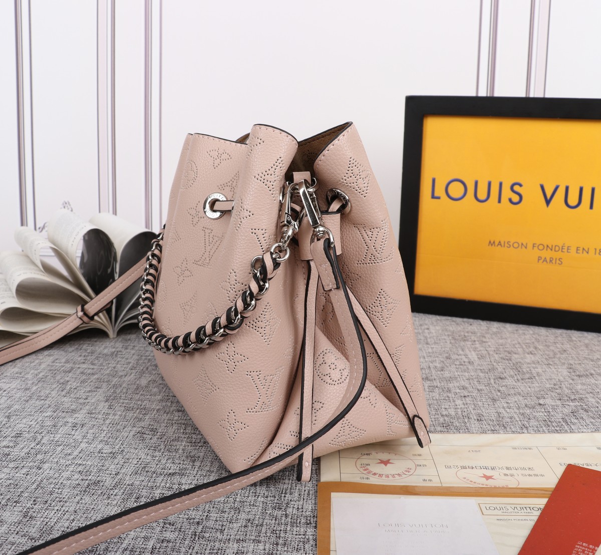 Replica Louis Vuitton Bella Bucket Bag Black/Pink/Grey - Image 11
