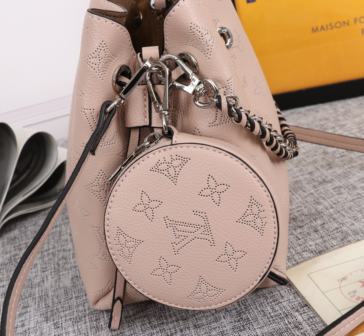 Replica Louis Vuitton Bella Bucket Bag Black/Pink/Grey - Image 12