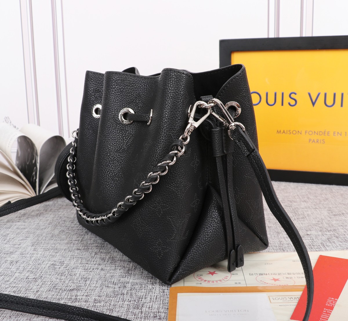Replica Louis Vuitton Bella Bucket Bag Black/Pink/Grey - Image 3