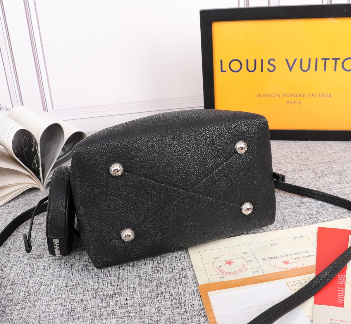 Replica Louis Vuitton Bella Bucket Bag Black/Pink/Grey - Image 4