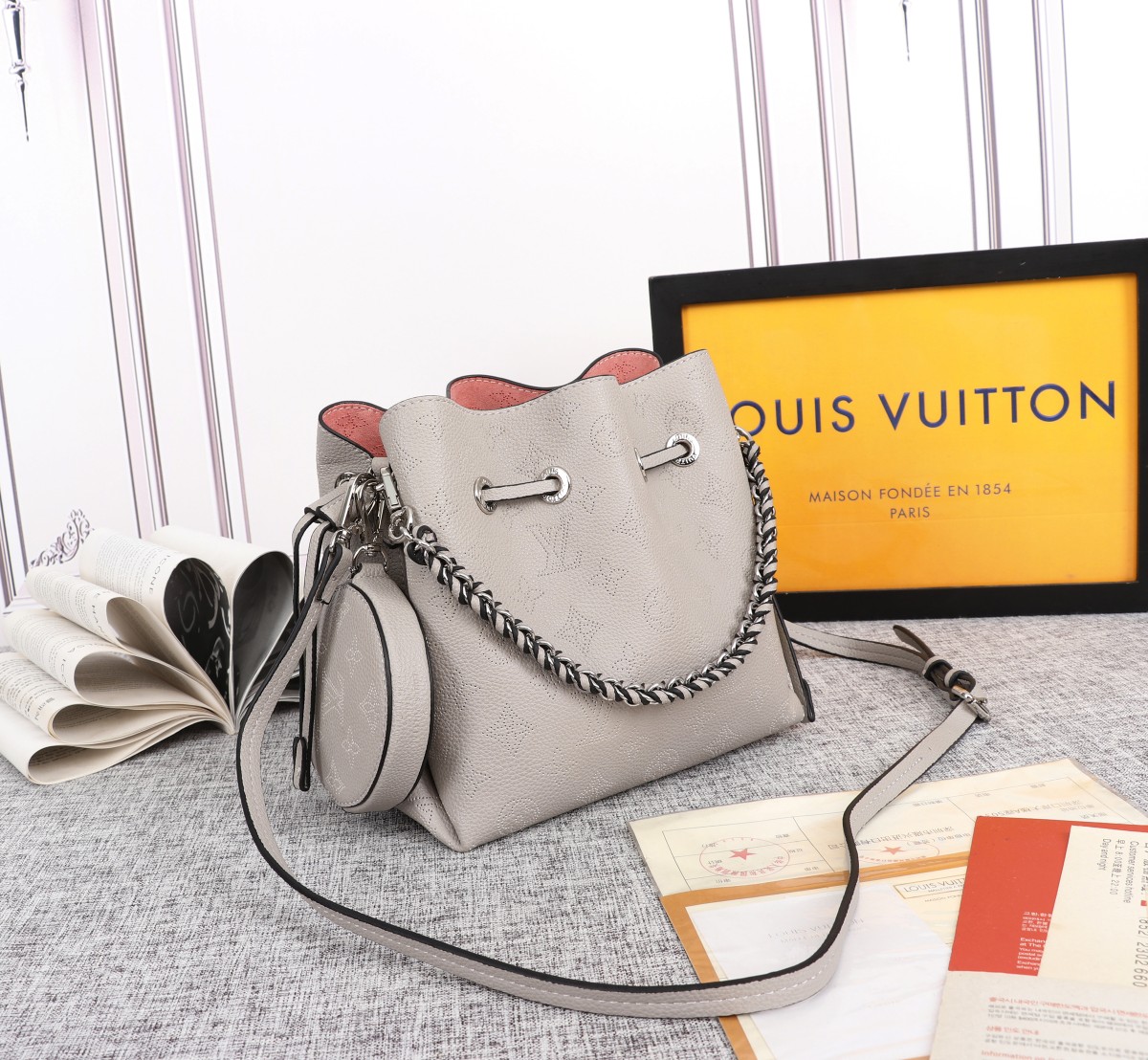 Replica Louis Vuitton Bella Bucket Bag Black/Pink/Grey - Image 6