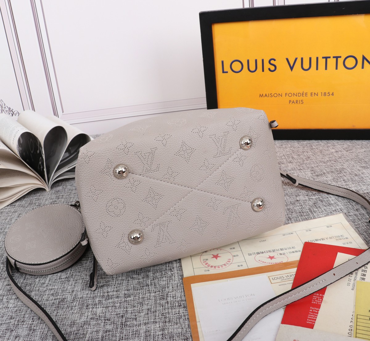 Replica Louis Vuitton Bella Bucket Bag Black/Pink/Grey - Image 8