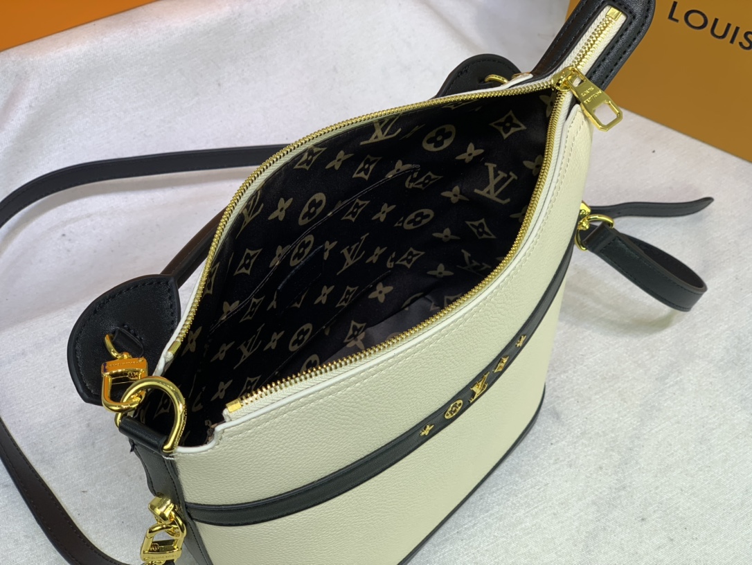 Replica Louis Vuitton Cruiser Pm Bag Black/White - Image 10