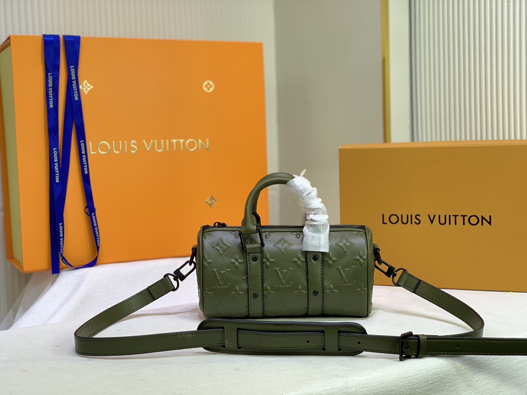 Replica Louis Vuitton Keepall Xs Monogram Seal Version - Image 2