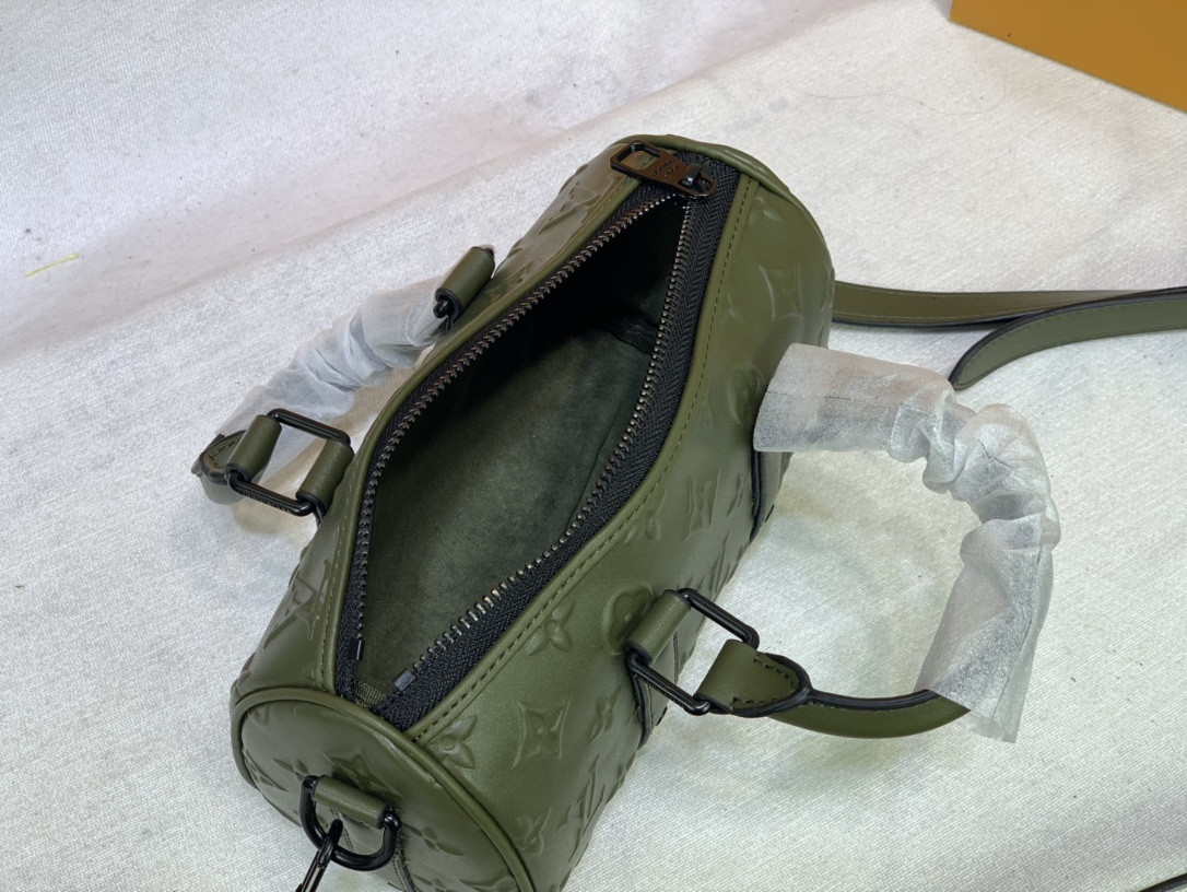 Replica Louis Vuitton Keepall Xs Monogram Seal Version - Image 6