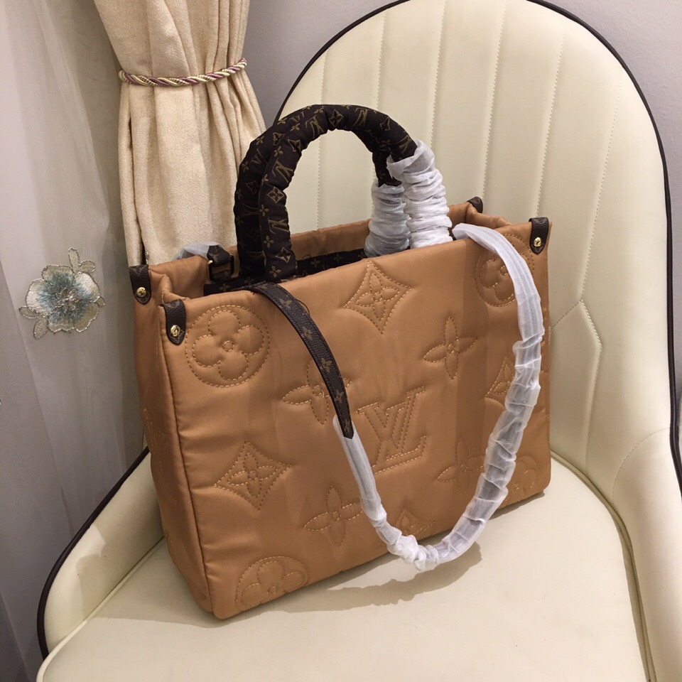 Replica Louis Vuitton Onthego Gm Tote Bag- Beige - Image 3
