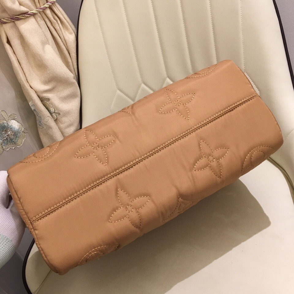Replica Louis Vuitton Onthego Gm Tote Bag- Beige - Image 5