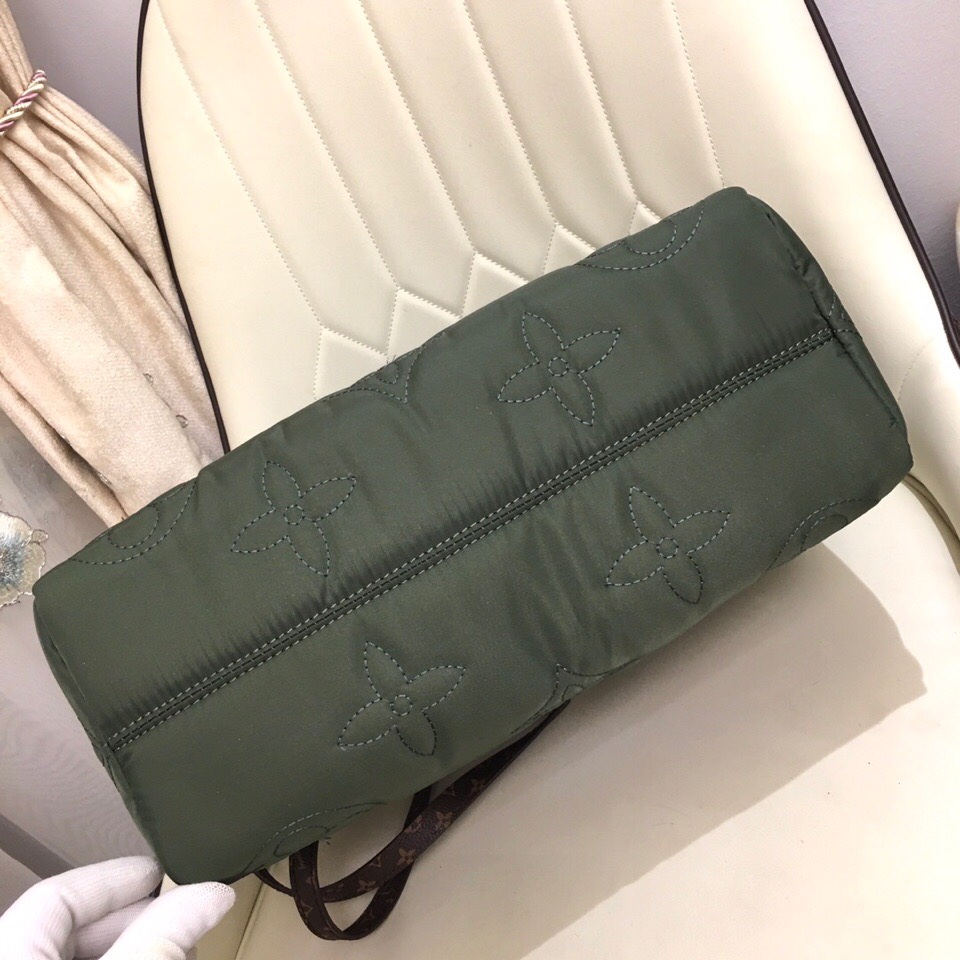 Replica Louis Vuitton Onthego Gm Tote Bag- Green - Image 4