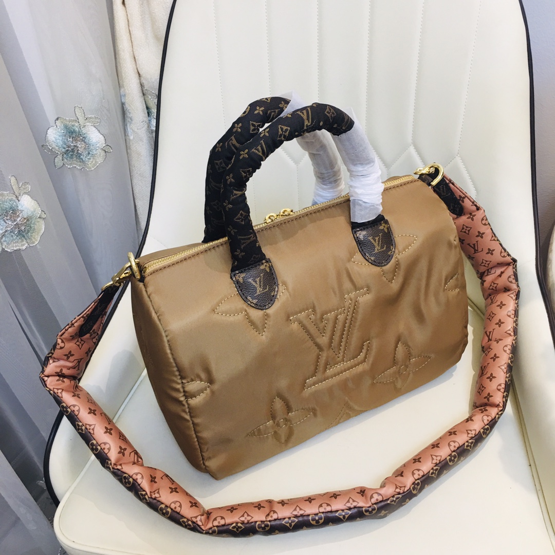 Replica Louis Vuitton Speedy Bandouliere 30 Handbag - Image 11