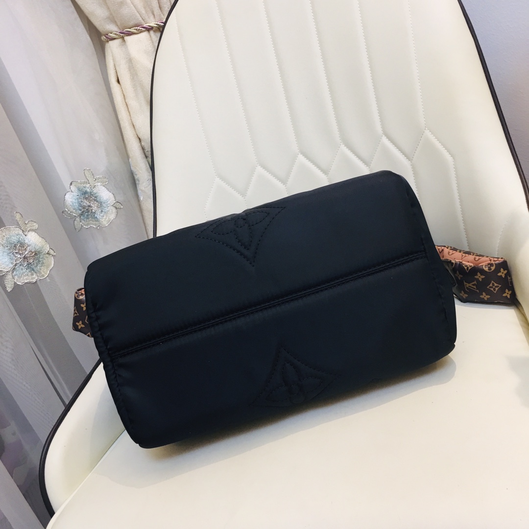 Replica Louis Vuitton Speedy Bandouliere 30 Handbag - Image 14