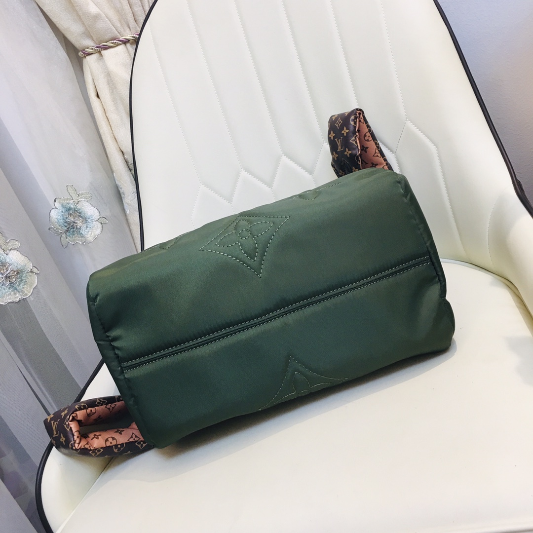 Replica Louis Vuitton Speedy Bandouliere 30 Handbag - Image 4