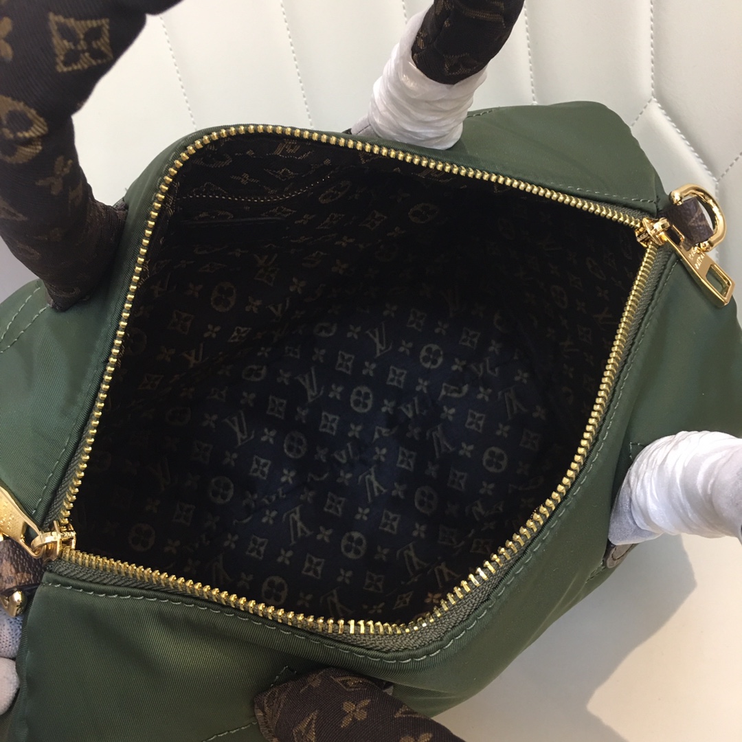 Replica Louis Vuitton Speedy Bandouliere 30 Handbag - Image 7