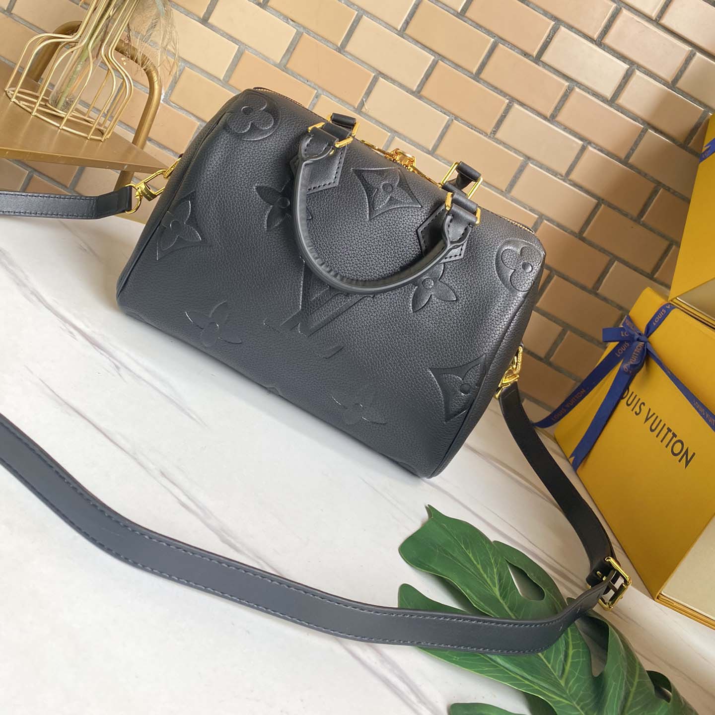 Replica Louis Vuitton Speedy Bandouliere 25 Handbag - Image 4