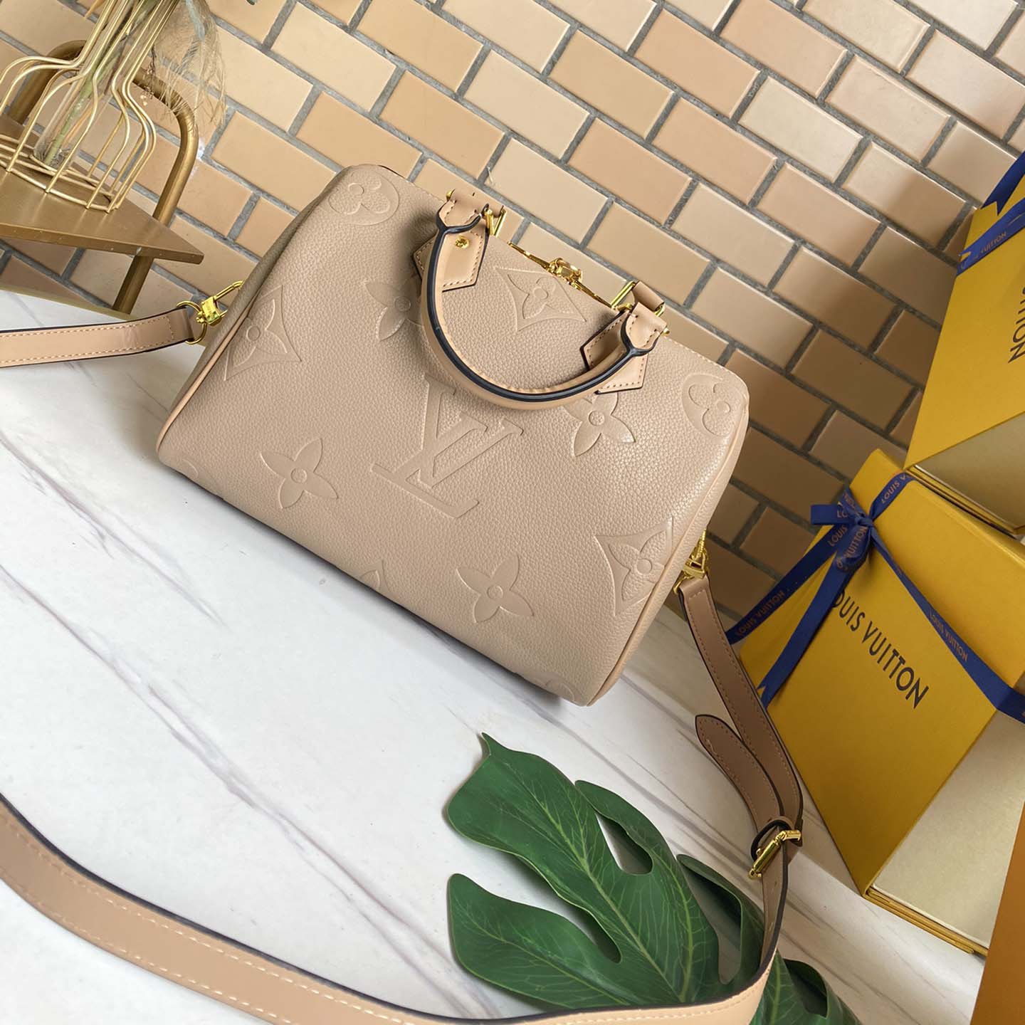 Replica Louis Vuitton Speedy Bandouliere 25 Handbag - Image 9