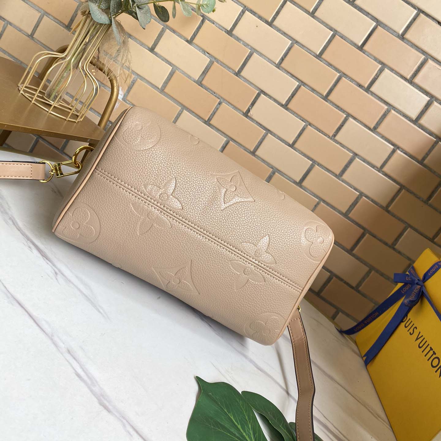 Replica Louis Vuitton Speedy Bandouliere 25 Handbag - Image 10