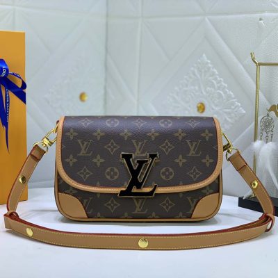 Alternative view of Replica Louis Vuitton Buci Crossbody Essential Daily Bag