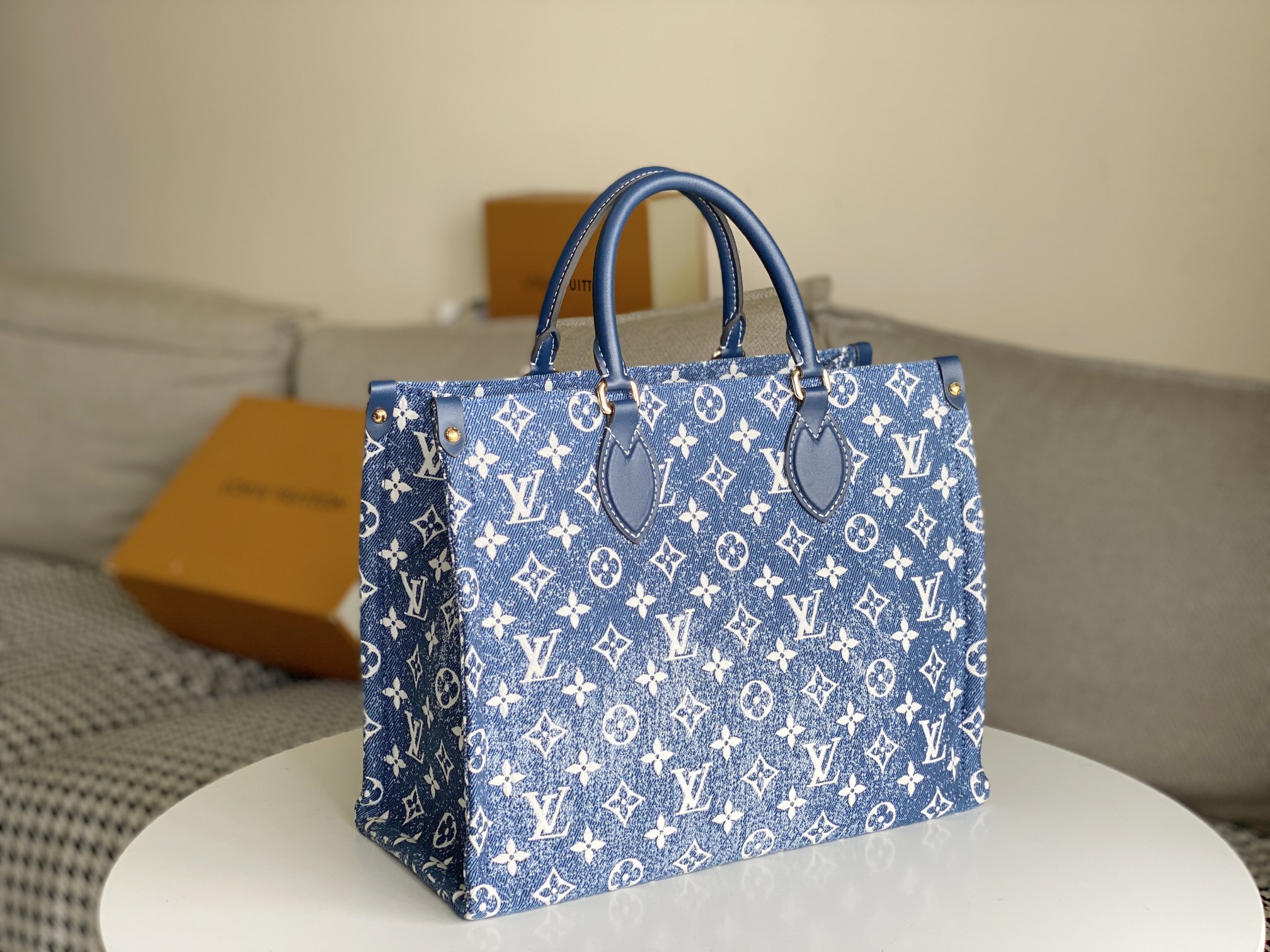 Replica Louis Vuitton Monogram Jacquard Onthego Mm Tote - Image 2