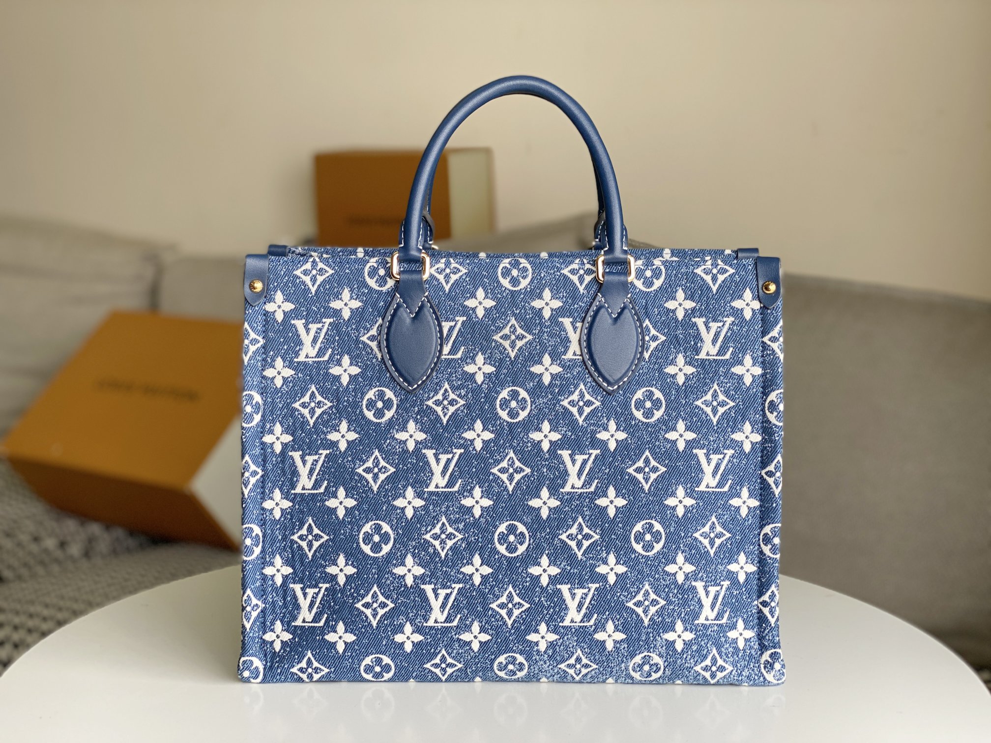 Replica Louis Vuitton Monogram Jacquard Onthego Mm Tote - Image 3