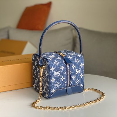 Alternative view of Replica Louis Vuitton Square Bag