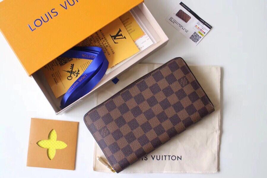 Replica Louis Vuitton Men’S Zippy Organizer - Image 4