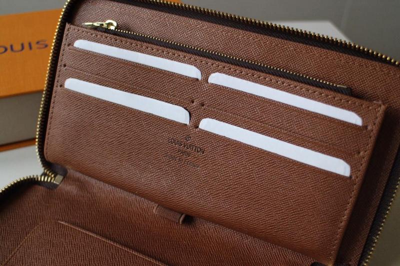Replica Louis Vuitton Men’S Zippy Organizer - Image 6