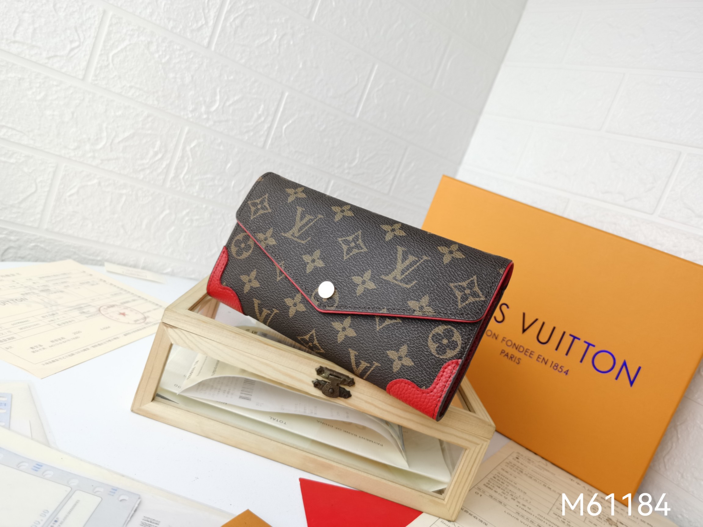 Replica Louis Vuitton Sarah Wallet Retiro Long Wallet - Image 2