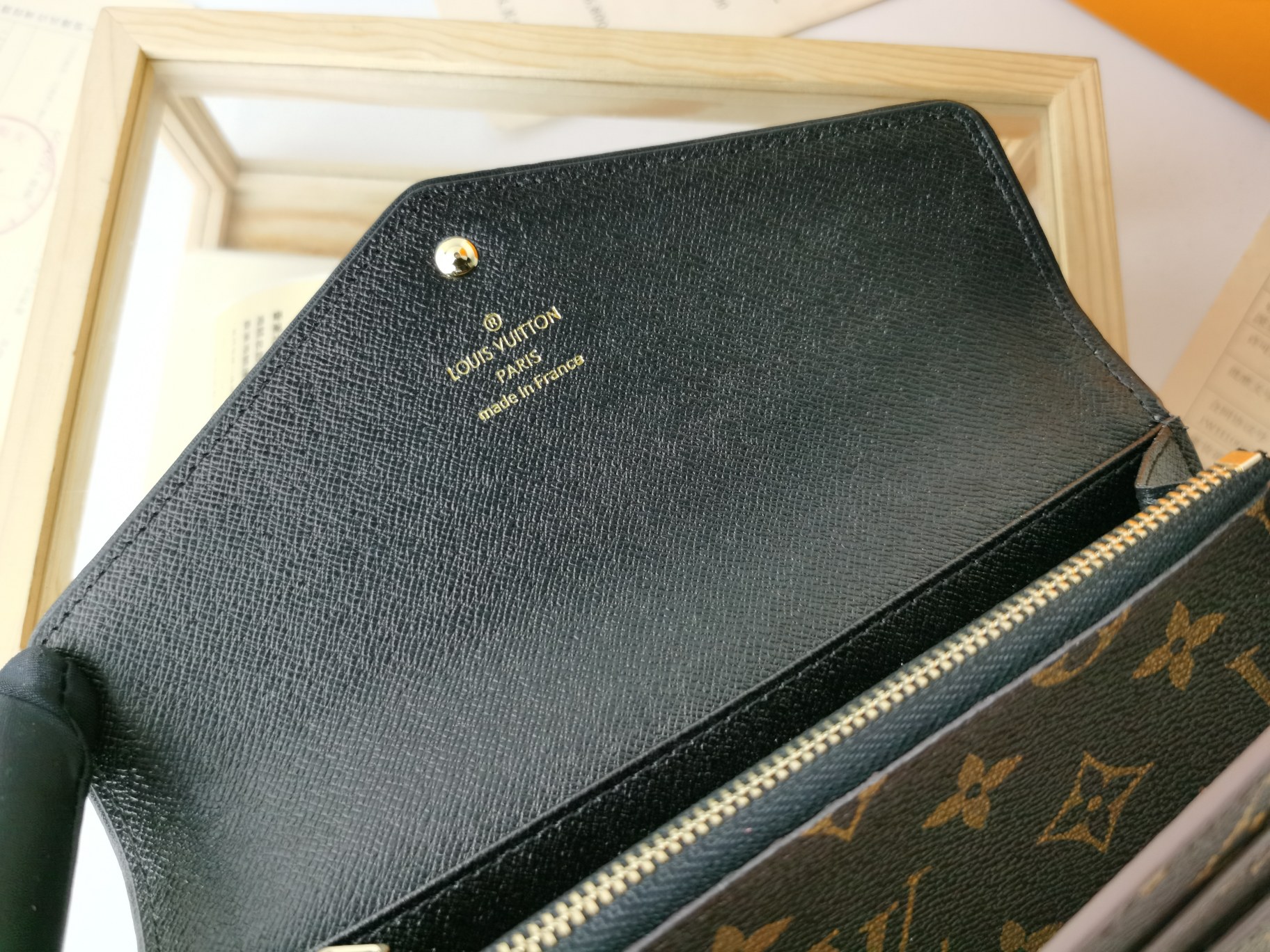 Replica Louis Vuitton Sarah Wallet Retiro Long Wallet - Image 11