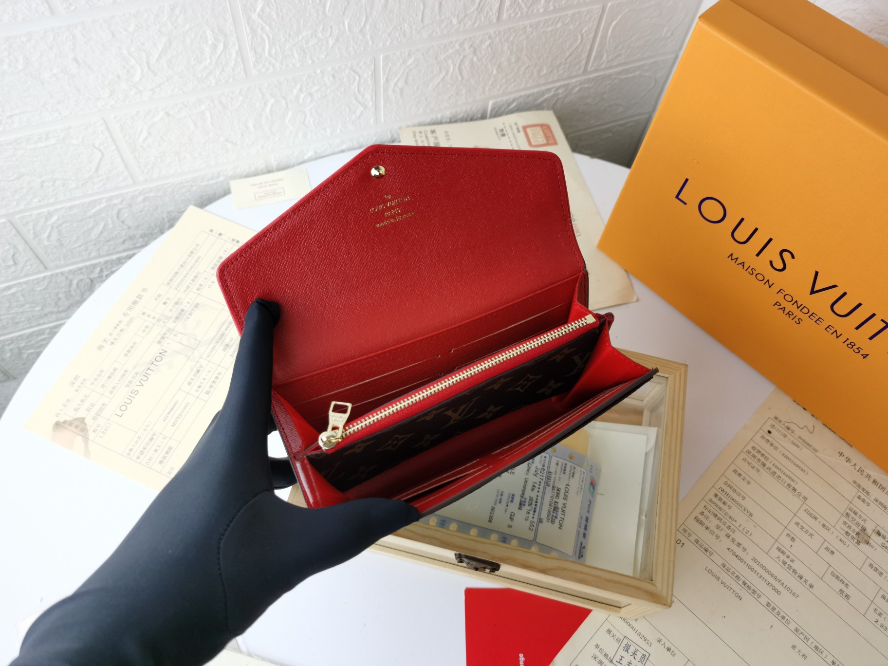Replica Louis Vuitton Sarah Wallet Retiro Long Wallet - Image 6