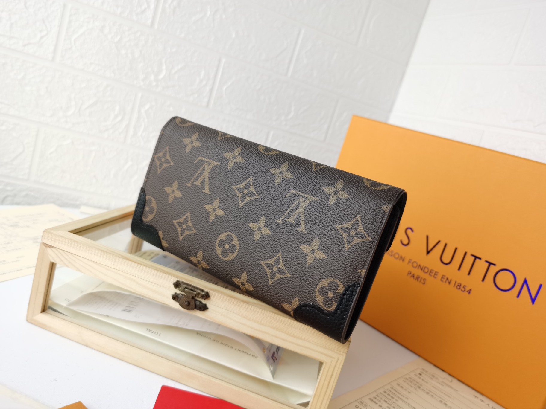 Replica Louis Vuitton Sarah Wallet Retiro Long Wallet - Image 8