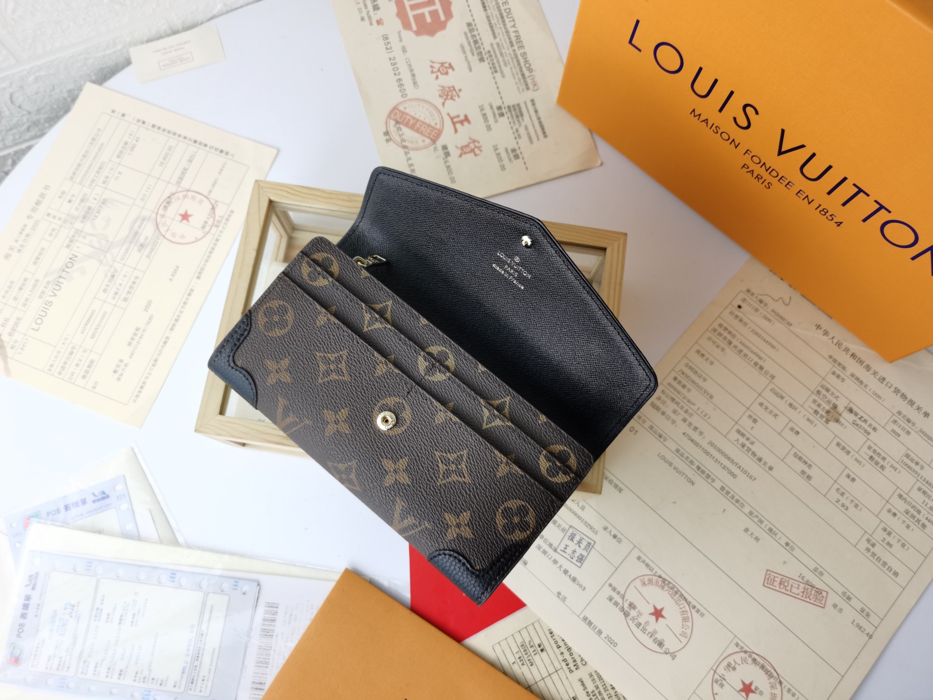 Replica Louis Vuitton Sarah Wallet Retiro Long Wallet - Image 9