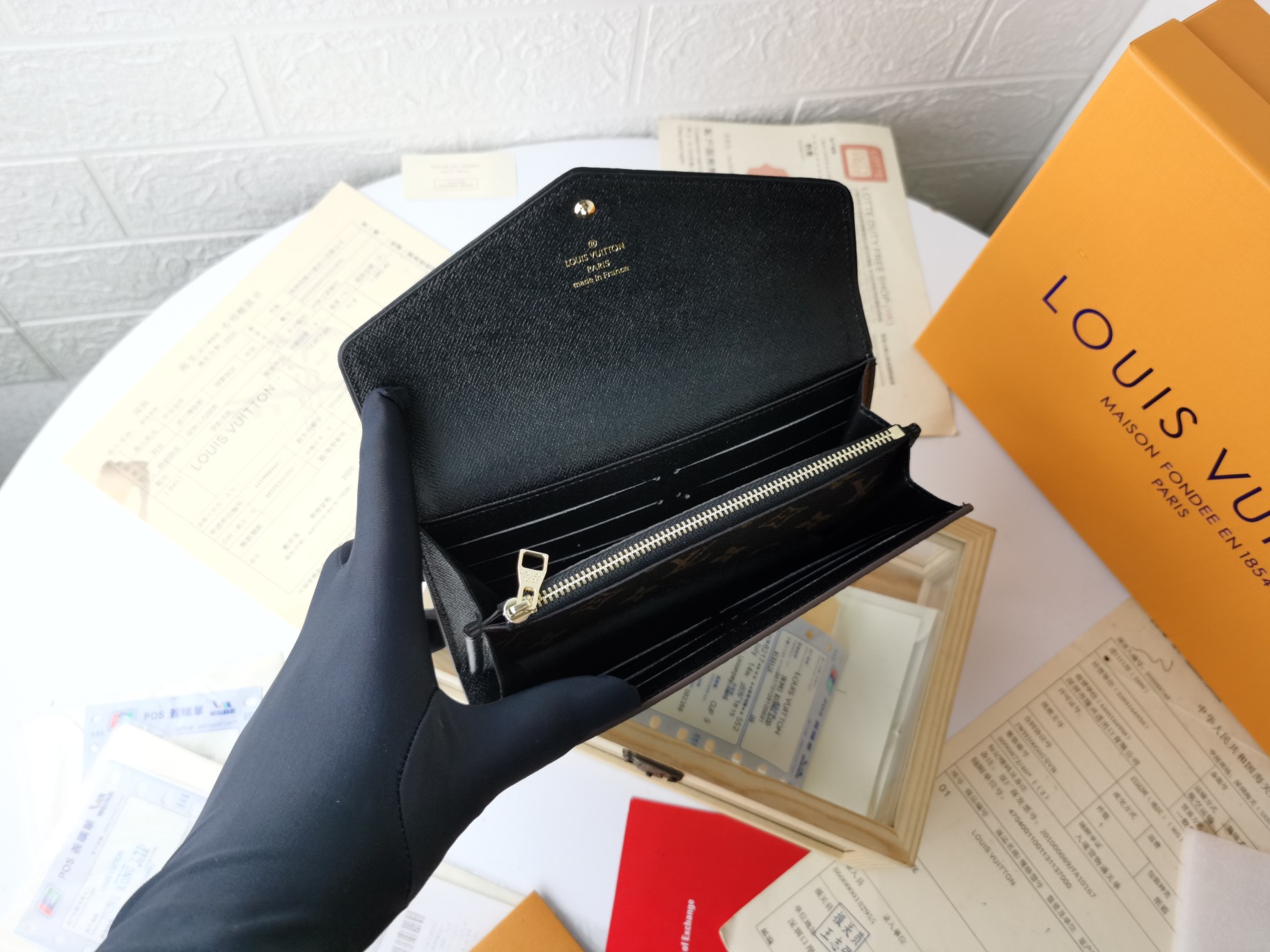 Replica Louis Vuitton Sarah Wallet Retiro Long Wallet - Image 10