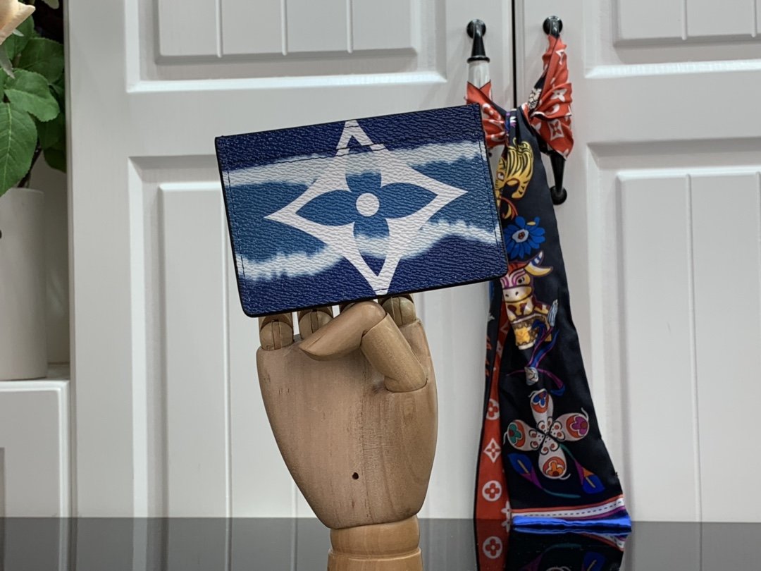 Replica Louis Vuitton Escale Card Holder M69115 - Image 4